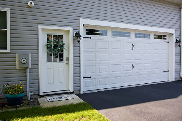 24/7 Emergency Garage Door Panel Replacement experts in Evansville, IN